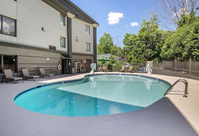 Отель Comfort Inn Asheville East Blue Ridge Pkwy Access