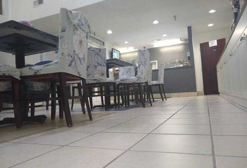 酒店 Continental Inn Charlotte