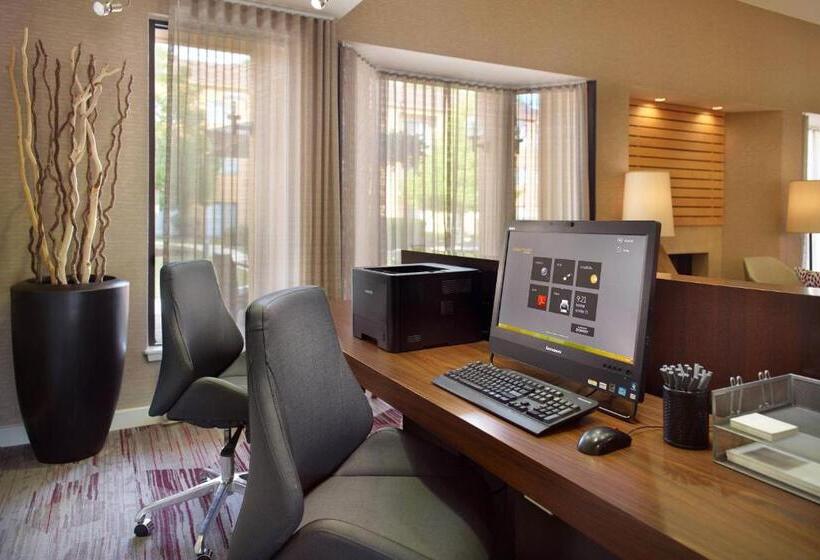 酒店 Courtyard By Marriott Fayetteville