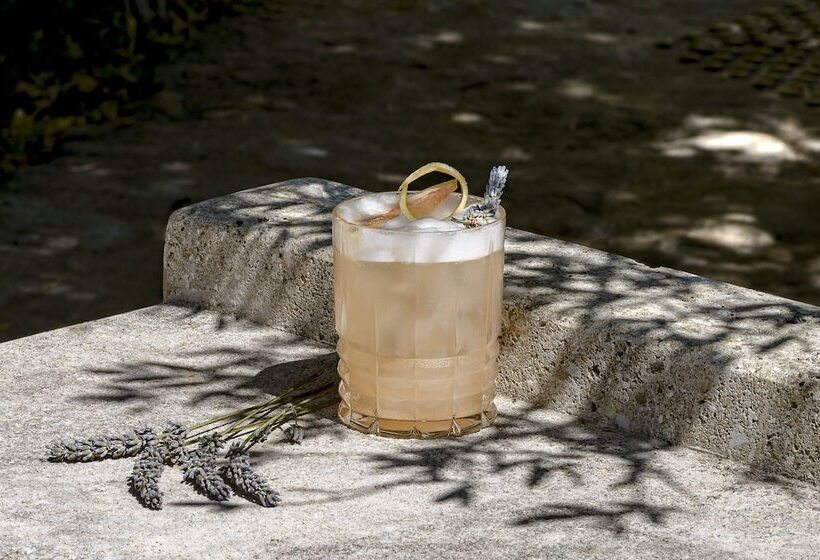 فندق Crillon Le Brave