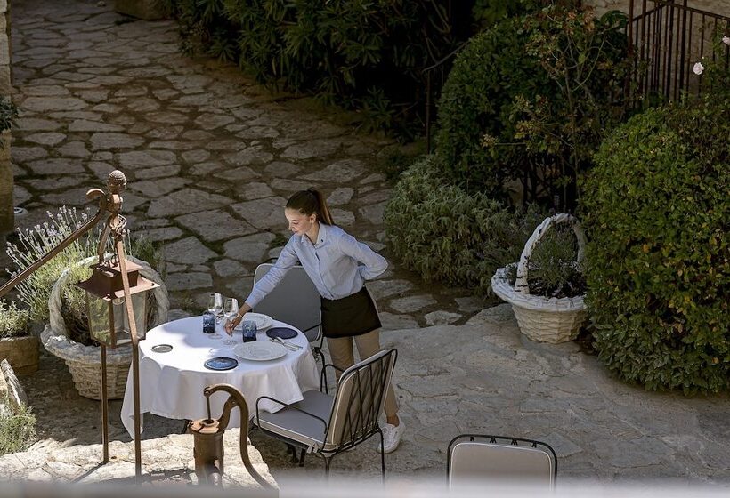 فندق Crillon Le Brave