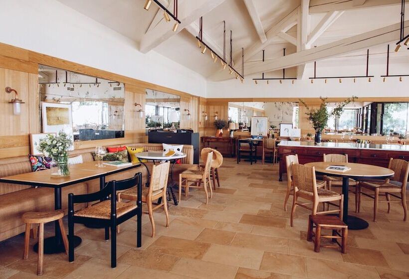 فندق Crillon Le Brave