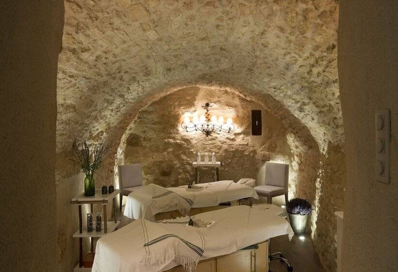 فندق Crillon Le Brave