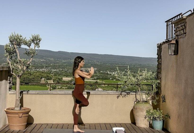 فندق Crillon Le Brave