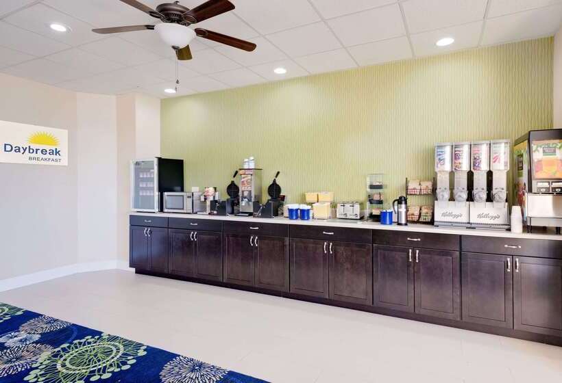 בית מלון כפרי Days Inn By Wyndham Easton