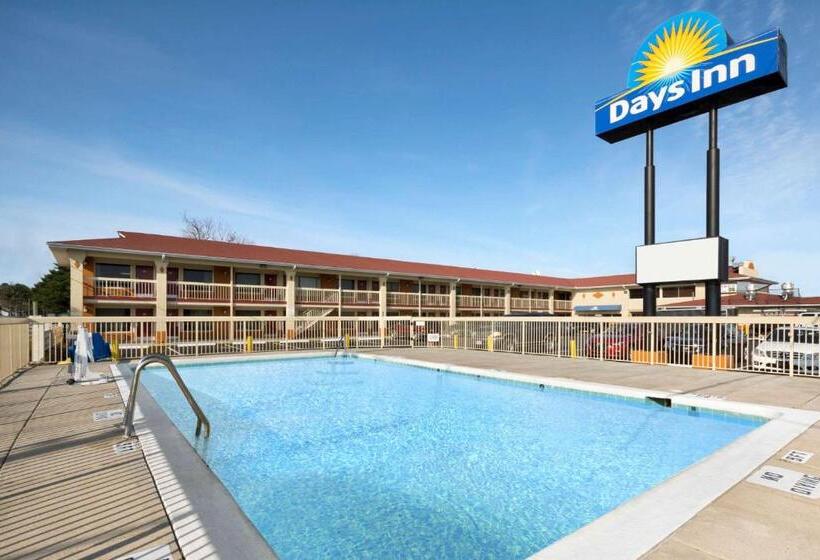 هتل Days Inn By Wyndham Jacksonville Nc