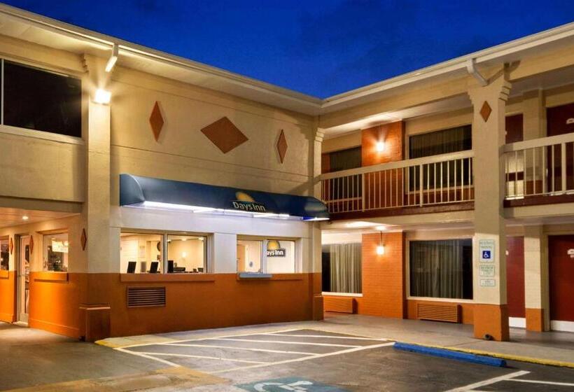 هتل Days Inn By Wyndham Jacksonville Nc