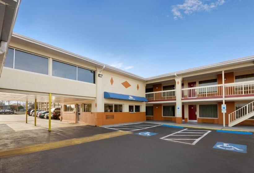 فندق Days Inn By Wyndham Jacksonville Nc