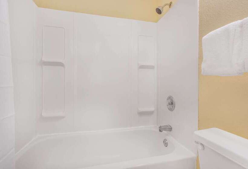 فندق Days Inn By Wyndham Spartanburg Waccamaw