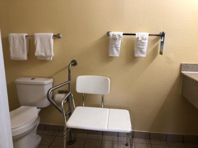 فندق Days Inn By Wyndham Spartanburg Waccamaw