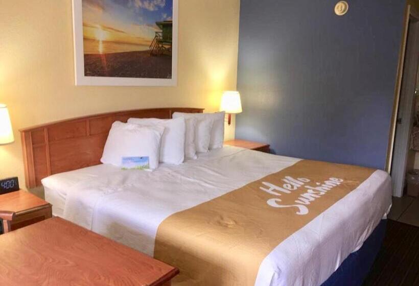 בית מלון כפרי Days Inn By Wyndham Spartanburg Waccamaw