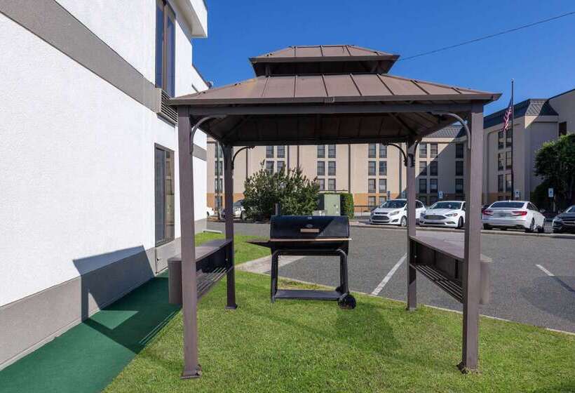 酒店 Days Inn & Suites By Wyndham Fort Bragg/cross Creek Mall