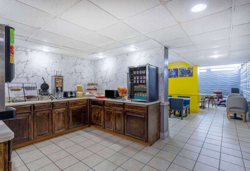 酒店 Days Inn & Suites By Wyndham Fort Bragg/cross Creek Mall