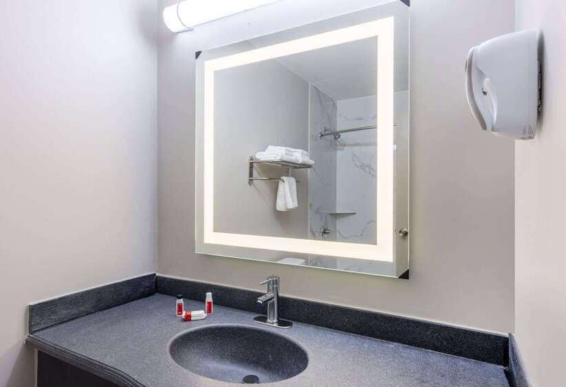 酒店 Days Inn & Suites By Wyndham Fort Bragg/cross Creek Mall