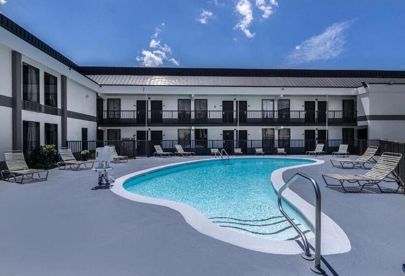 酒店 Days Inn & Suites By Wyndham Fort Bragg/cross Creek Mall