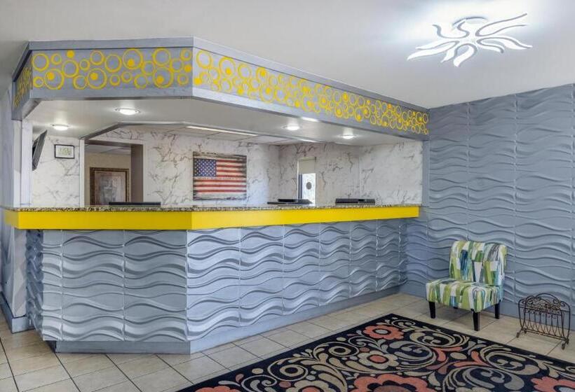 酒店 Days Inn & Suites By Wyndham Fort Bragg/cross Creek Mall