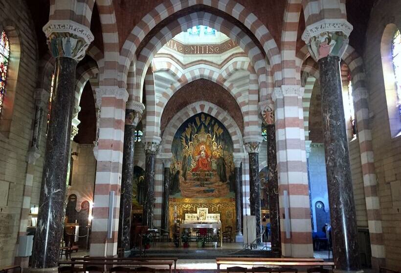 호텔 De La Basilique