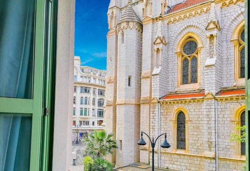 فندق Hôtel Du Centre, Un Hôtel Ammi