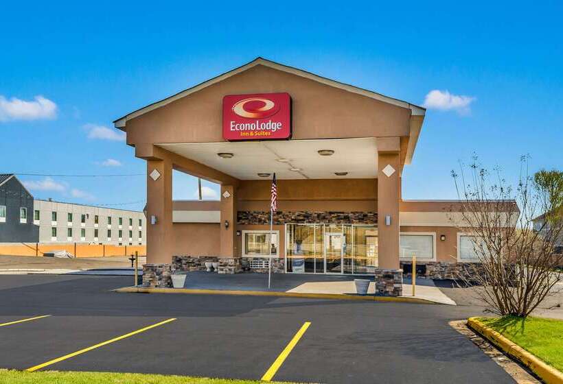 هتل Econo Lodge  Inn & Suites