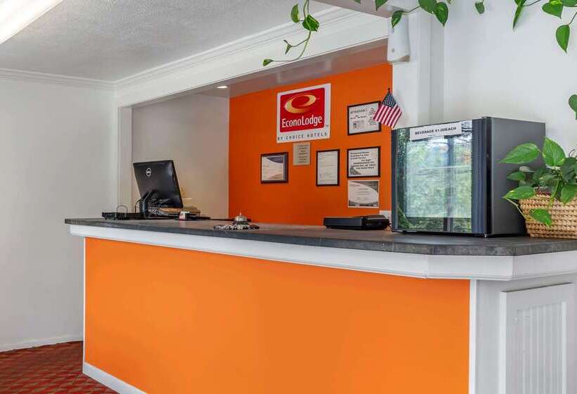 هتل Econo Lodge Lee  Great Barrington