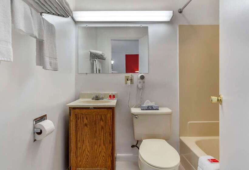 هتل Econo Lodge Lee  Great Barrington