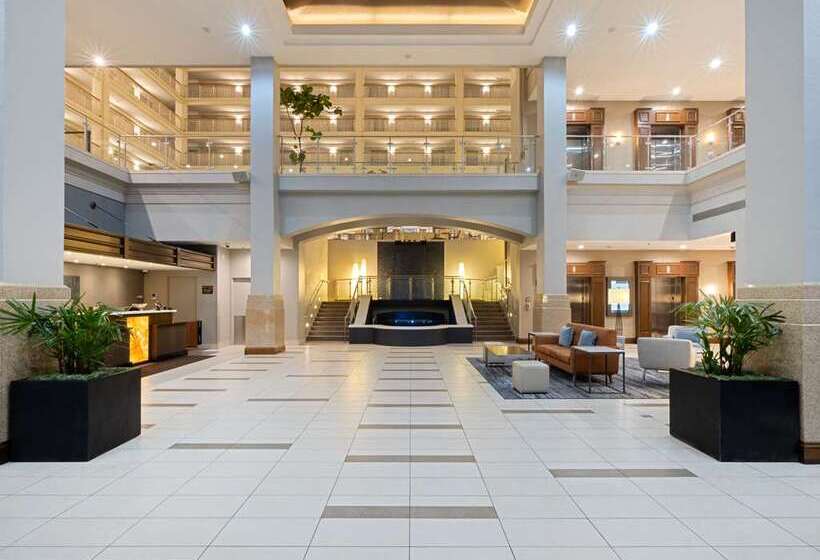 هتل Embassy Suites By Hilton Chicago Downtown River North