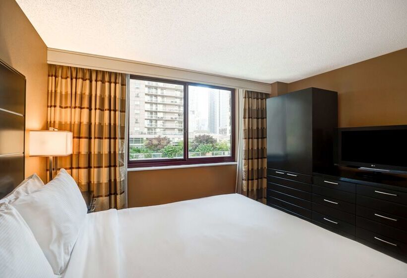 هتل Embassy Suites By Hilton Chicago Downtown River North