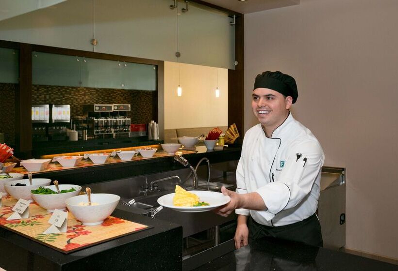 هتل Embassy Suites By Hilton Chicago Downtown River North