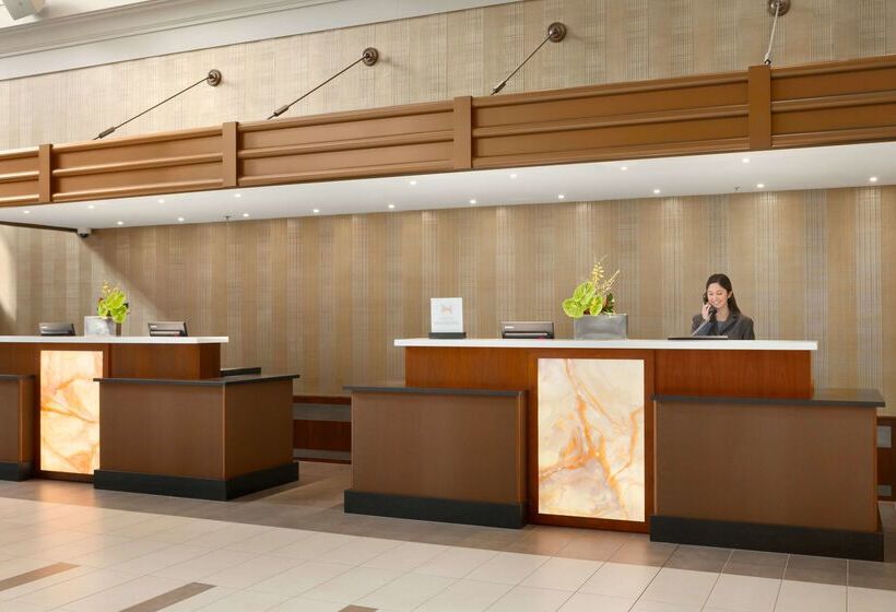 هتل Embassy Suites By Hilton Chicago Downtown River North