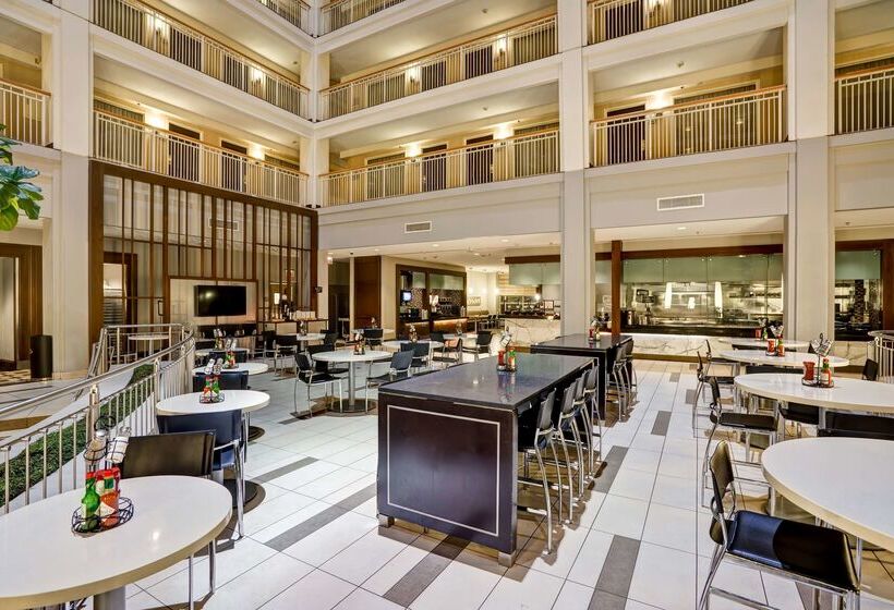 هتل Embassy Suites By Hilton Chicago Downtown River North