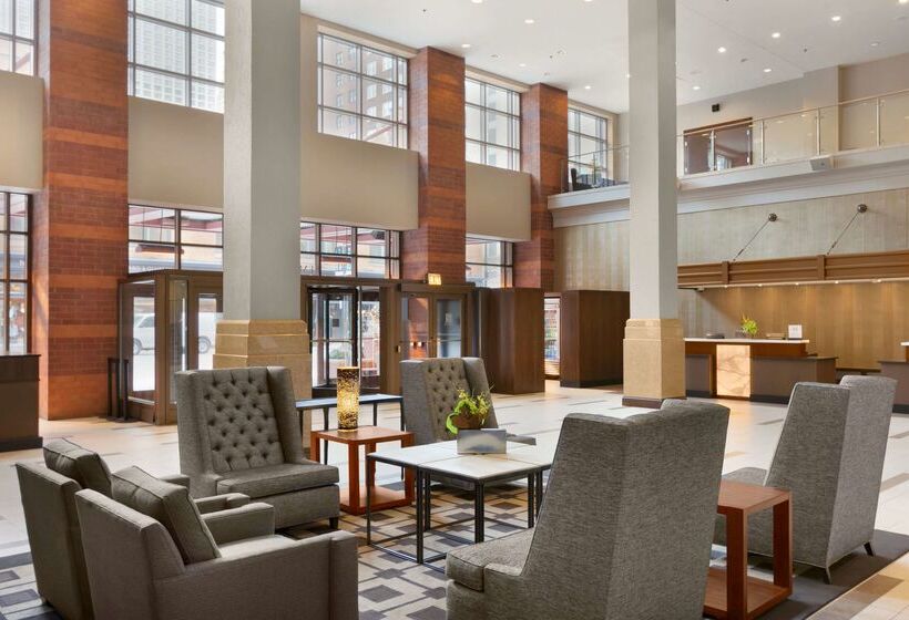 هتل Embassy Suites By Hilton Chicago Downtown River North