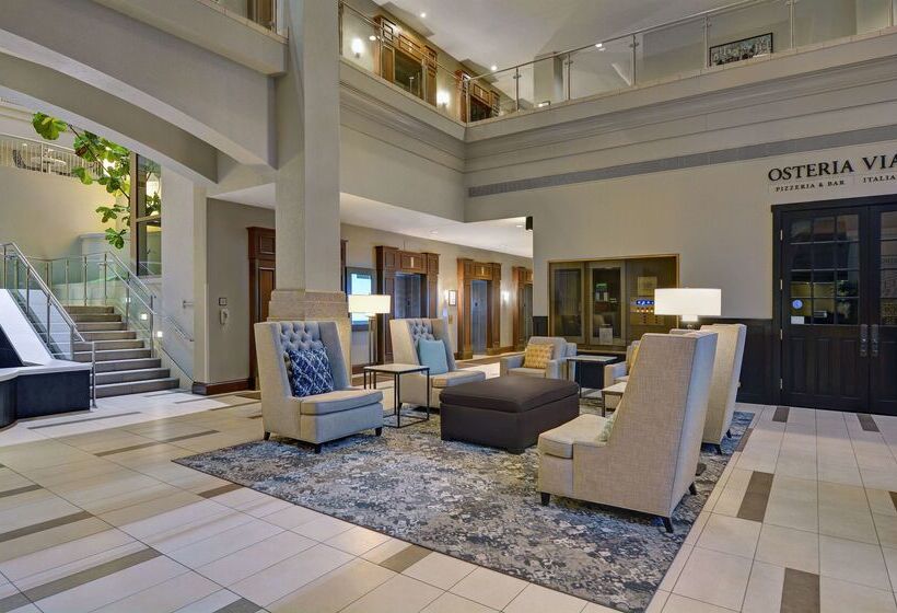 هتل Embassy Suites By Hilton Chicago Downtown River North