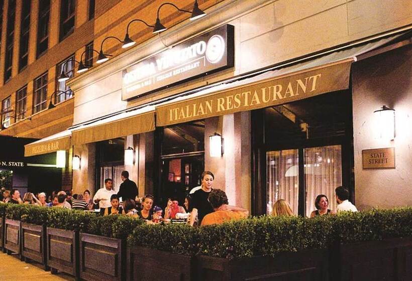 هتل Embassy Suites By Hilton Chicago Downtown River North