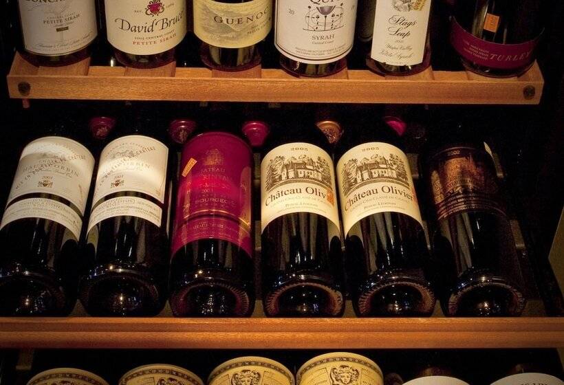 فندق Flanigan`s Resort And Spa