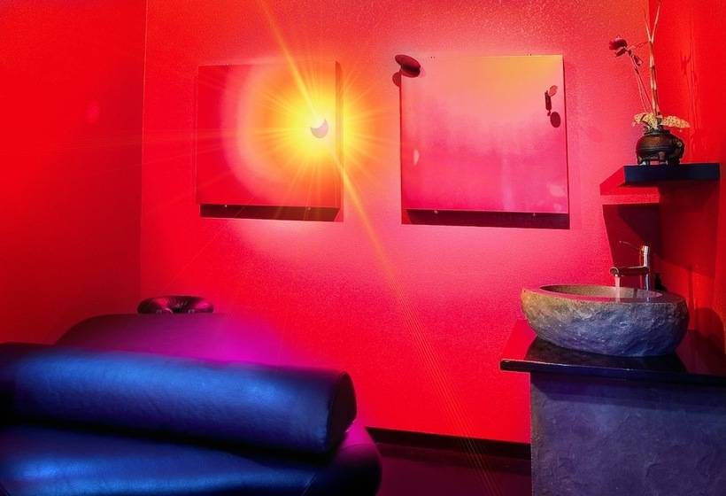 فندق Flanigan`s Resort And Spa