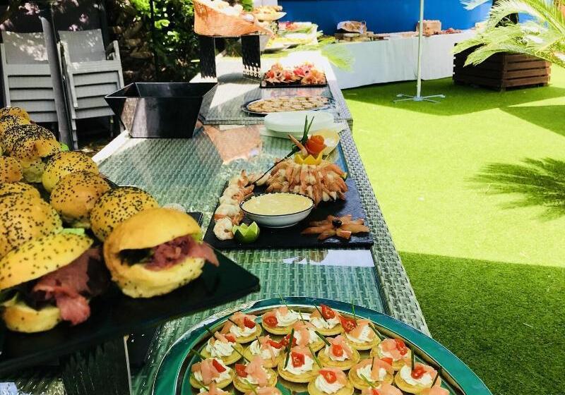 هتل Grand Hôtel De Nîmes 4 étoiles