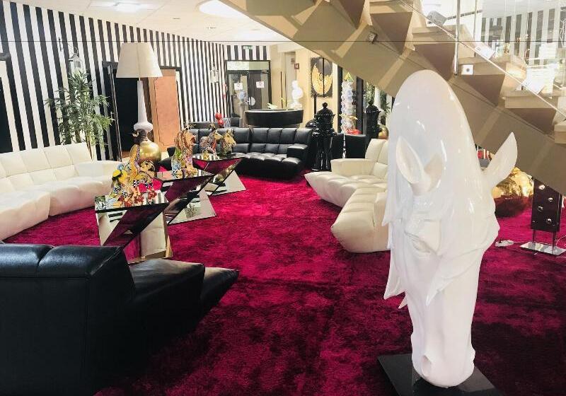 هتل Grand Hôtel De Nîmes 4 étoiles