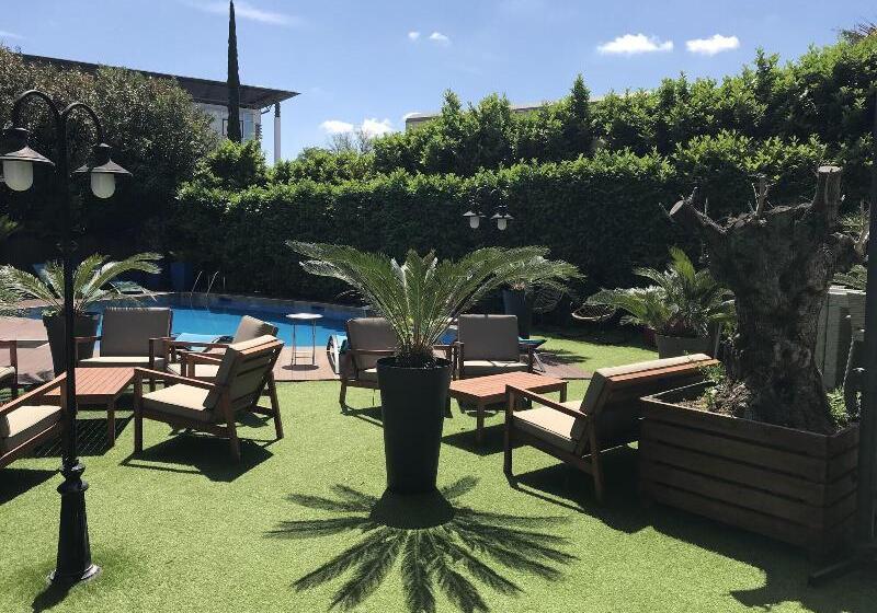 هتل Grand Hôtel De Nîmes 4 étoiles