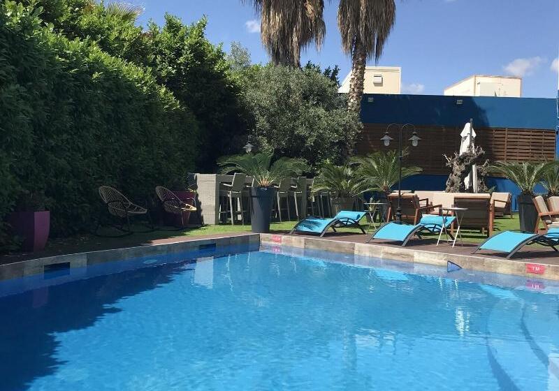 هتل Grand Hôtel De Nîmes 4 étoiles