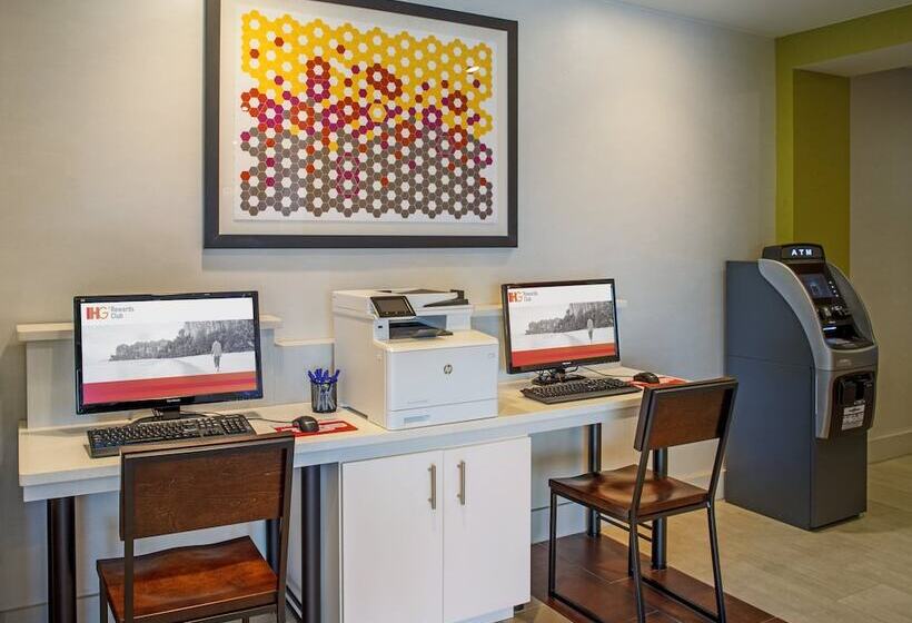 فندق Holiday Inn Express Nags Head Oceanfront, An Ihg