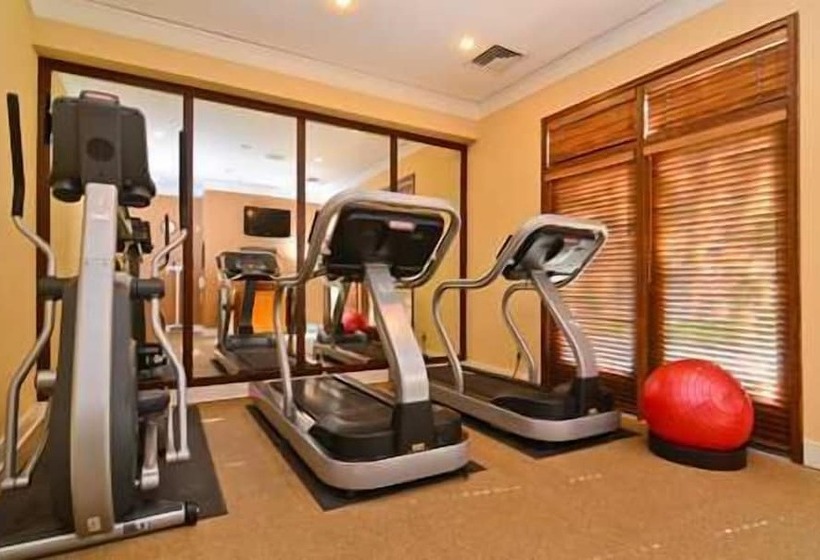 هتل Homewood Suites By Hilton Chicago  Schaumburg