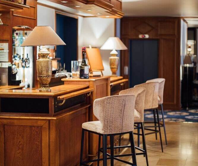 هتل Hostellerie Cèdre & Spa Beaune