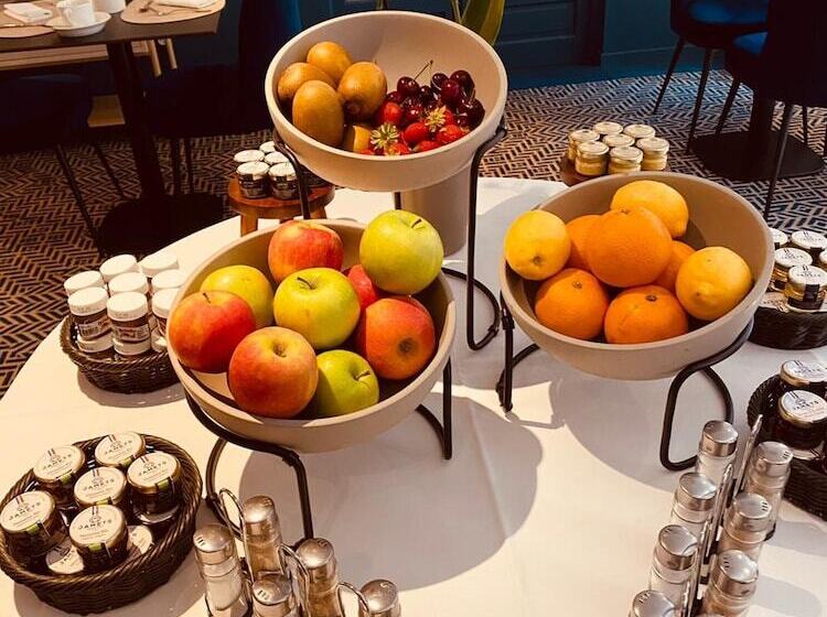 هتل Hostellerie Cèdre & Spa Beaune