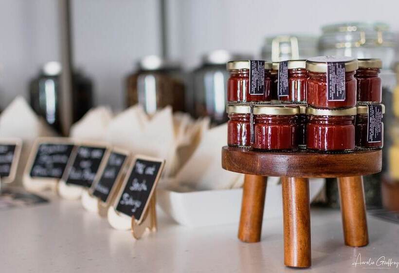 هتل Hostellerie Cèdre & Spa Beaune