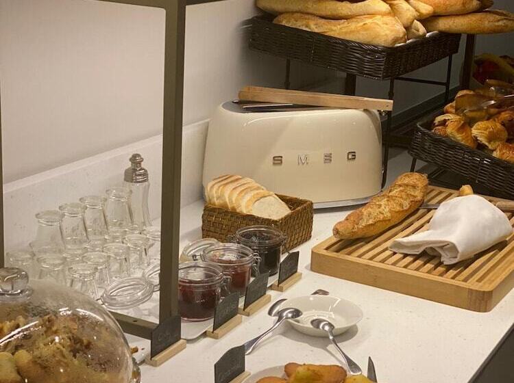 هتل Hostellerie Cèdre & Spa Beaune