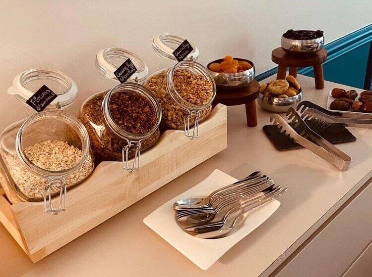 هتل Hostellerie Cèdre & Spa Beaune