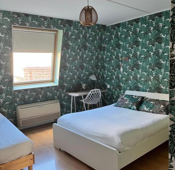 ホテル Hôtel Le Thurot