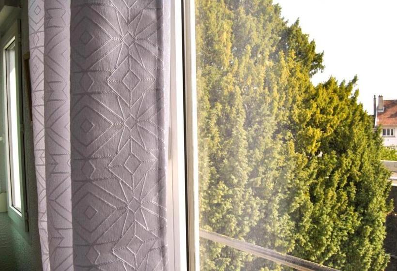 ホテル Hôtel Le Thurot