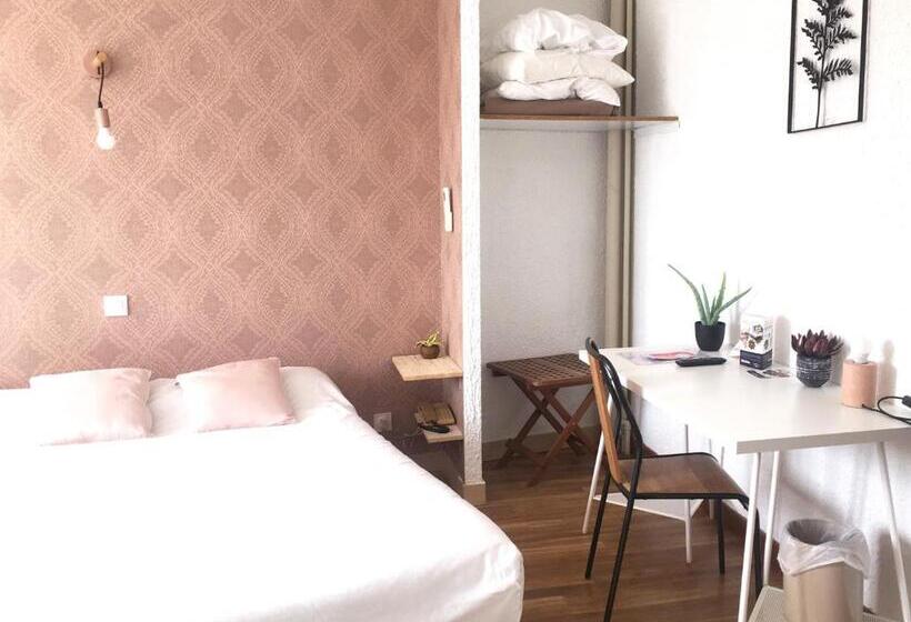 ホテル Hôtel Le Thurot