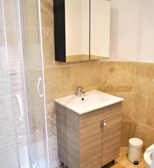 ホテル Hôtel Le Thurot